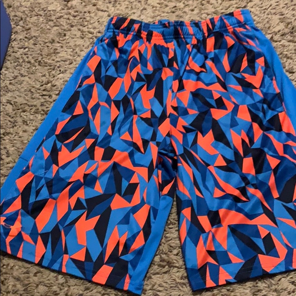 Boys XL Under Armour shorts